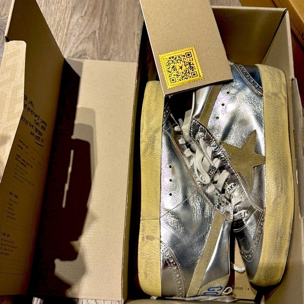 Mid star - golden goose - NEW in box